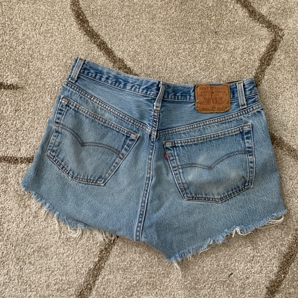 Vintage Levi’s Cutoff 501 Light Denim Shorts Button Fly - Picture 10 of 11